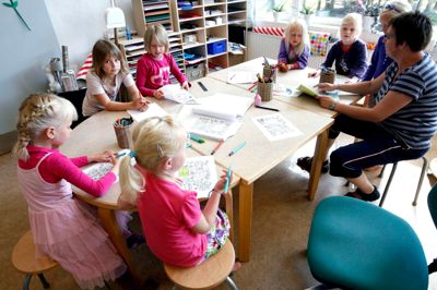 I disse dage afgør de ansatte rundt i vuggestuer, børnehaver, fritidshjem og SFO'er, om de er tilfredse med den nye overenskomst. Ivan Holck Jensen, formand for BUPL Midtvestjylland mener, at der stadig er en mulig risiko for konflikt.? foto: tom laursen