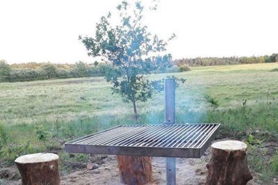 Fra shelterpladsen er der flot udsigt ud over marker. Foto: Privatfoto
