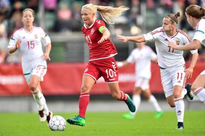 Lokale Pernille Harder (10) scorede til 5-1, da Danmark i aftes vandt VM-kvalifikationskampen mod Ungarn.? Foto: Bo Amstrup/Ritzau Scanpix