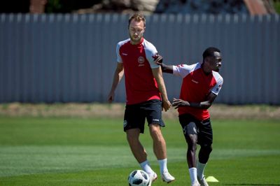 Christian Eriksen og Pione Sisto under landsholdstræning i Anapa i Rusland torsdag. Foto: Liselotte Sabroe/Ritzau Scanpix