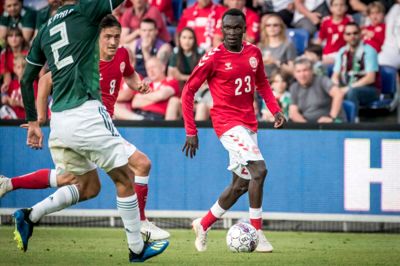 Pione Sisto lykkedes ikke med sine driblinger i lørdagens generalprøve mod Mexico. Det gav dumpekarakter i flere aviser, og enkelte eksperter mener sågar, at Martin Braithwaite bør starte inde i lørdagens VM-kamp mod Peru. Men landstræner Åge Hareide har brugt Pione Sisto fra start i de seneste 10 landskampe, og den 23-årige tryllefløj fra Tjørring har vist, at han også kan levere lækkerier i rødt og hvidt. Foto: Mads Claus Rasmussen/Ritzau Scanpix