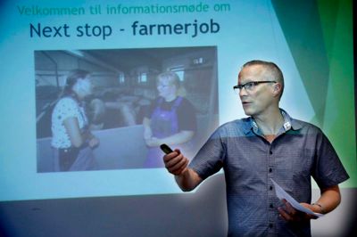 Sven Østergaard fra Ikast-Brande, sagde blandt andet, at kommunen nok skal sørge for at skaffe transport og diverse traktor- eller truckcertifikater til praktikanterne, hvis det er nødvendigt. Han lagde også vægt på, at tovholderne på projektet står til rådighed for praktikanterne 24/7, hvis der skulle være noget. ?FOTO: HENRIK OLE JENSEN