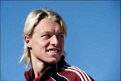 Simon Kjær fik sin slutrunde-debut for det danske landshold ved VM 2010, hvor dette foto er fra. I dag er »grønskollingen« blevet landsholdets anfører og leder. Den rolle tager den tidligere FCM-spiller gerne på sig. Foto: Liselotte Sabroe/Ritzau Scanpix
