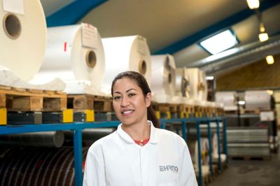 Monika Belal har måtte kæmpe for at nå den projektlederstilling, hun har i dag. Både med traumatiske barndomserindringer, flugten fra Afghanistan, det danske uddannelsessystem og for at få den mand, hun elsker. ?Foto: Tom Laursen