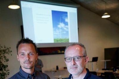 Tommy Jørgensen (t.v.) og Henrik Svejgård, Vindteam, inden mødet i Aulum Fritidscenter. Foto: Flemming Hansen