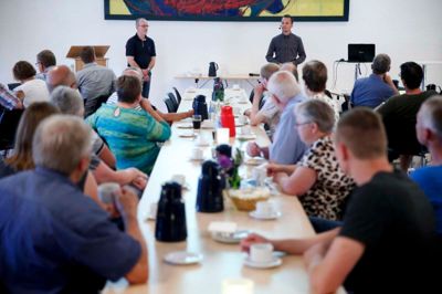 Mange af tilhørerne havde spørgsmål til projektet, da Vindteam holdt informationsmøde om Energipark St. Soel. Foto: Flemming Hansen