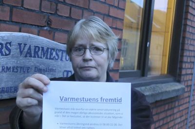 Marianne Plougmann betegner sig selv som den ældste bruger af varmestuen i Bethaniagade. Den 51-årige kvinde går nu i rette med en af gadens naboer, som i sin kritik af forholdene har misforstået situationen omkring en mand, der blev set liggende på fortovet foran varmestuen. ?Foto: Jesper Wind