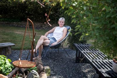 Sanne Therkildsen ville gerne have byen til at være lidt pænere og med en bedre bredbåndsforbindelse, så det ikke var som at bo i et hul. ?Foto: Tom Laursen
