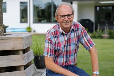 Jens Christian Jensen er specielt glad for åen og stisystemet omkring åen i Haderup. Foto: Henrik Ole Jensen