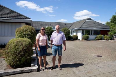 I bygningen på Saturnvej hvor der for flere år siden var revisorkontor, har Lotte og Finn Nielsen sørget for, at der igen kommer liv. Det gør de ved at åbne et hotel. ??FOTO: TOM LAURSEN