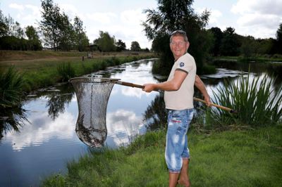 Heinrich Hermansen driver til dagligt Herning Fiskepark. Nu tager han sig også af Bakkely Put&Take i det sydlige Brande. ?Foto: Henrik Ole Jensen