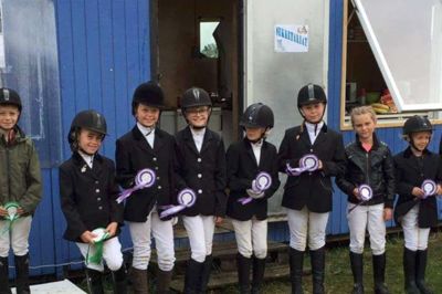 Medlemmer af Hodsager Happy Horse i forbindelse med et tidligere stævne. Foto: Privatfoto