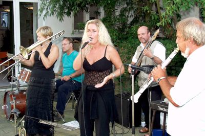Kansas City Stompers - med Rikke Mølgaard ved mikrofonen. ? Foto: Pr-foto