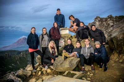 Adventuredk sender grupper af unge på oplevelsesrejser til blandt andet Sumatra, hvor de kan bestige en vulkan. ? Foto: Pr-foto