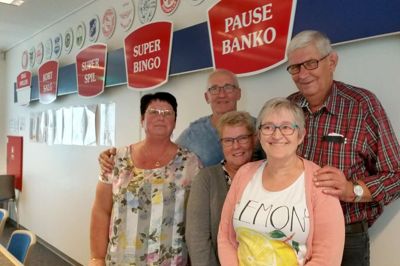 Herning Banko Center er presset. Nu skal gammeldags banko igen trække folk til. Det håber fra venstre Tina Kylkjær, der er frivillig i bankocentret, Kurt Markussen fra Herning Cykle Klub, Inger Marie Pedersen, Ikast Motor Klub, Finn Christensen, HFH's støtteforening og Jette Olesen, HIK.? foto: jesper wind