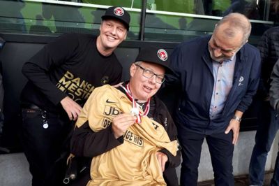 På billedet ses fra højre: Johnny Rune - næstformand i FCM - Søren Rasmussen og Jacob Jensen. Foto: Privatfoto