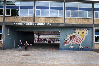 Herningsholmskolen er en af de 13 skoler, som deltager i fredagens grandprix-rekord. De øvrige er Sønder Felding Skole, Brændgårdskolen, Læringscenter Syd, Sunds-Ilskov Skole, Herning Friskole, Kildebakkeskolen, Snejbjerg Skole, Engbjergskolen, Vildbjerg Skole, Timring Skole, Skarrild Skole og Kibæk Skole. ?Foto: Tom Laursen
