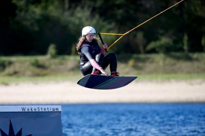 Herning vandski og Wakeboardklub var værter for et waketour-arrangement, og der var god fart på søen, og der blev vist fine tricks allerede i de indledende gennemløb.
Foto: Flemming Hansen