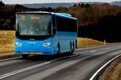 De unge mellem 16 og 26 kan nu rejse frit rundt i kommunen med bus for 210 kroner om måneden.
