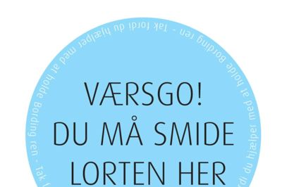 Direkte anvisning til hundeejere, der kæmper med at komme af med hundens efterladenskaber. Idéen er, at Bordings borgere giver hundejerne lov til at benytte deres skraldespand, når det er ude at lufte kræet. ?Foto: Privatfoto