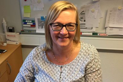 Lederen på Centerparken, Connie Farsinsen, fortæller, at man hver tredje uge får besøg af personale fra Jobcentret, som tilbyder råd og vejledning. ?Foto: Ole Skydt