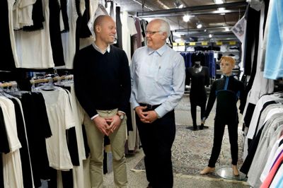 Villy Bertelsen (t.h.) og Morten Bertelsen er henholdsvis tredje og fjerde generation i familievirksomheden Anky, der producerer undertøj. ?Foto: Henrik Ole Jensen