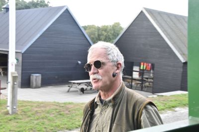 Den lokale skovfoged Hans Jensen har flere gange været nødt til at hakke bremsen i for at undgå rådyr på vejen.? Foto: Flemming Hansen