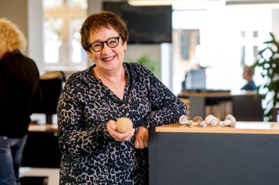 Fossil-fascinerede Anette Holm, Vestjylland Forsiking, går på efterløn ved udgangen af oktober. ? Foto: Privatfoto?