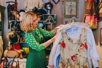 Foredraget med Pia Storm tager udgangspunkt i hendes kærlighed til farverigt vintagetøj. ?Foto: PR-foto