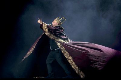 Platinkongen Anders Matthesens skyder sit show i gang med manér. ?FOTO: Morten Rygaard