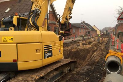 Arbejdet skrider godt fremad. ? Foto. Ole Skydt