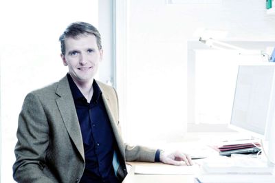 Professor Christian Albrekt Larsen fra Aalborg Universitet mener, at det vil gå hårdt ud over integrationen, når der kommer en bydelsskole på Holtbjerg med 80-90 procent tosprogede elever. Foto: PR-foto