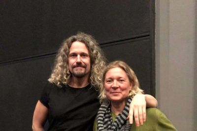 Adam Nielsen med journalist og filmskaber Anne Moulvad, der interviewede ham i biografen. ? foto: privatfoto