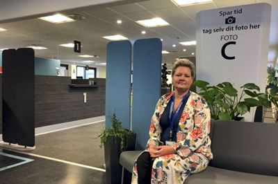 Eva Graae, borgerservice-chef i Herning Kommune, glæder sig til, at åbningstiden på de lokale biblioteker i Kibæk, Aulum og Vildbjerg kan udvides fra 2 timer om måneden til 24 timer om ugen. ?Foto: Kenneth Meinby Sørensen