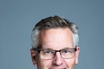 Tidlig Tirsdag havde i denne uge besøg af Ulrik Haagerup, som er direktør på Construktive Institute ved Aarhus Universitet. Han fortalte om ledelse, og om vigtigheden af at give sine medarbejdere lyst til at forandre sig og dermed bryde vanerne, så virksomhederne kan udvikle sig. ?Foto: PR-Foto