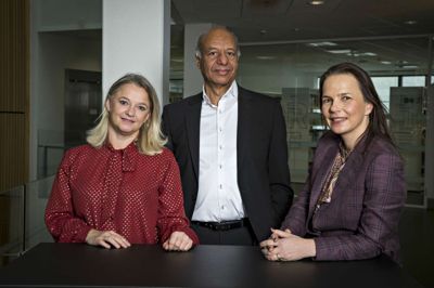 Fra venstre professionshøjskoledirektør Kirsten Bundgaard, rektor Harald Mikkelsen og prorektor Louise Gade. ?Foto: PR-foto