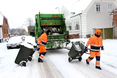 Affaldshåndteringsselskabet AFLD har lagt op til en ensretning af indsamlingsordningerne i de seks ejerkommuner, så man som borgere skal sortere husholdningsaffaldet i op til fem fraktioner, der bedre kan genanvendes. Det kræver nye skraldespande med flere rum i hver. ? Foto: Flemming Hansen