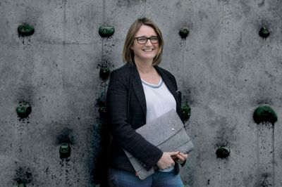 Laila Mohrsen Busted fra Haunstrup har travlt med sit ph.d.-projekt om demens-omsorg i familien. I sidste uge talte hun ved en konference i London, og hun har modtaget en pris i samme anledning. Foto: Henrik Ole Jensen ?