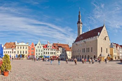 Der bliver stor fest, med royalt islæt, i den stemningsfulde middelalderby, Tallinn, når Dannebrog fylder 800 år.