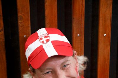 Susanne Mary Olsen, 52 år, Kegnæs, Als:
- Det her sted er fantastisk, for som gæst får man lov til at føle sig lidt vigtig. Timerne løber meget hurtigt, fordi det hele fungerer. Jeg var til EM i kvindehåndbold i Holland i 1998. Der er godt nok sket meget siden - også for fansene.