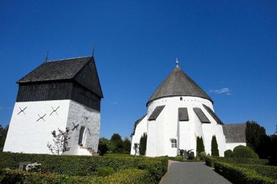 På Bornholm ligger fire af Danmarks syv rundkirker.
