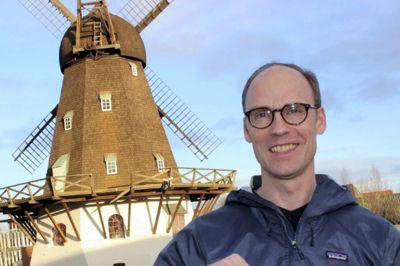 Anders G. Jacobsen fortæller, at han blandt andet har delt sit brev ud til 700 husstande i Aulum. I brevet beder han folk om at gå ind på borgerforslag.dk og støtte hans sag. ? Foto: Privatfoto