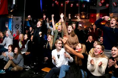 Stemingen var i top på Scene 7 fredag aften, da VM-semifinalen mellem Danmark og Frankrig blev vist på storskærm. ?Foto: Tom Laursen