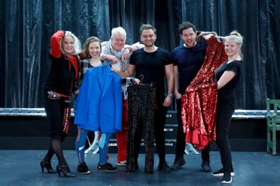 Schou-Tur består af Susanne Breuning, Thea Boel Gjerum, Jan Schou, Alexander Arli, Søren Jydholm Jørgensen og Anna Kaack. ??Foto: Henrik Ole Jensen