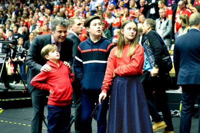 Kronprins Frederik dukkede op med kronprinsesse Mary og tre af parrets fire børn. ?Foto: Tom Laursen