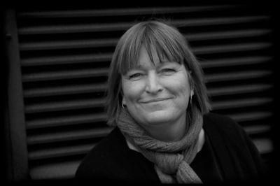 Pernille Schaltz har altid villet arbejde på et bibliotek, og har gået målrettet efter biblioteks-branchen. Hun elsker og læse, og bor i et generations-kollektiv, hvor de bor tre generationer under et tag. ? Foto: Henrik Ole Jensen