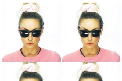 »Korrekthedssynd: At gå med solbriller« er Christina Hagens titel på dette pr-billede.
