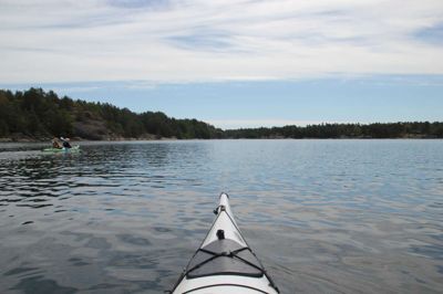 Skærgården ved Västervik byder på mange fine naturoplevelser, hvis man lejer en kajak.