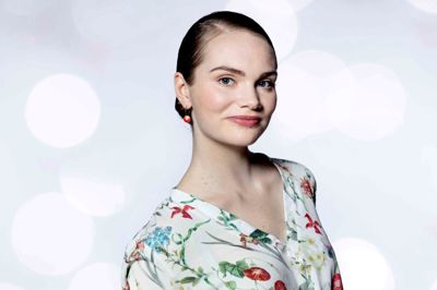 Leonora Colmor Jepsen er 20 år gammel og synger sang nr. 9 til Meldodigrandprix 2019 i Boxen i Herning. Hun har været skøjeløber på eliteplan, og har blandt andet vundet Danmarksmesterskabet for juniorer. Foto: DR Agnete Schlichtkrull