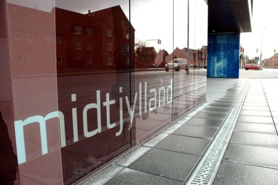 Det går ifølge regionens tal fremad med at overholde kræftpatienters ventetider.